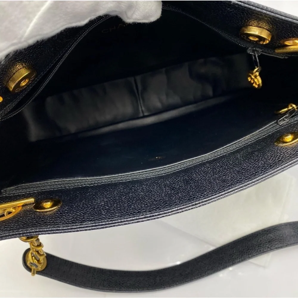 CHANEL CAVIAR CHAIN TOTE - Picture 3 of 3